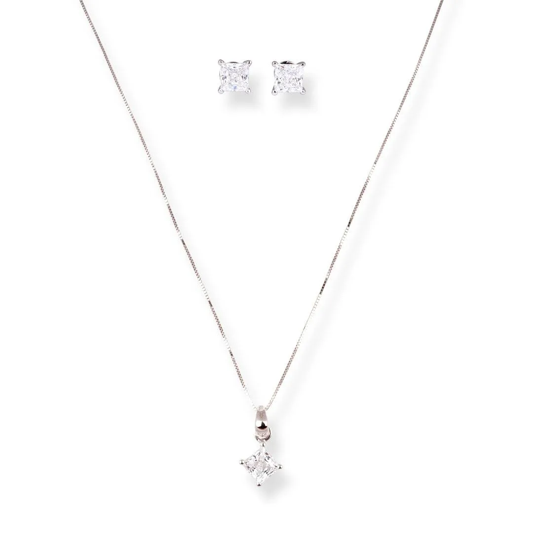 18ct White Gold Pendant set with Cubic Zirconia Stones - 8517