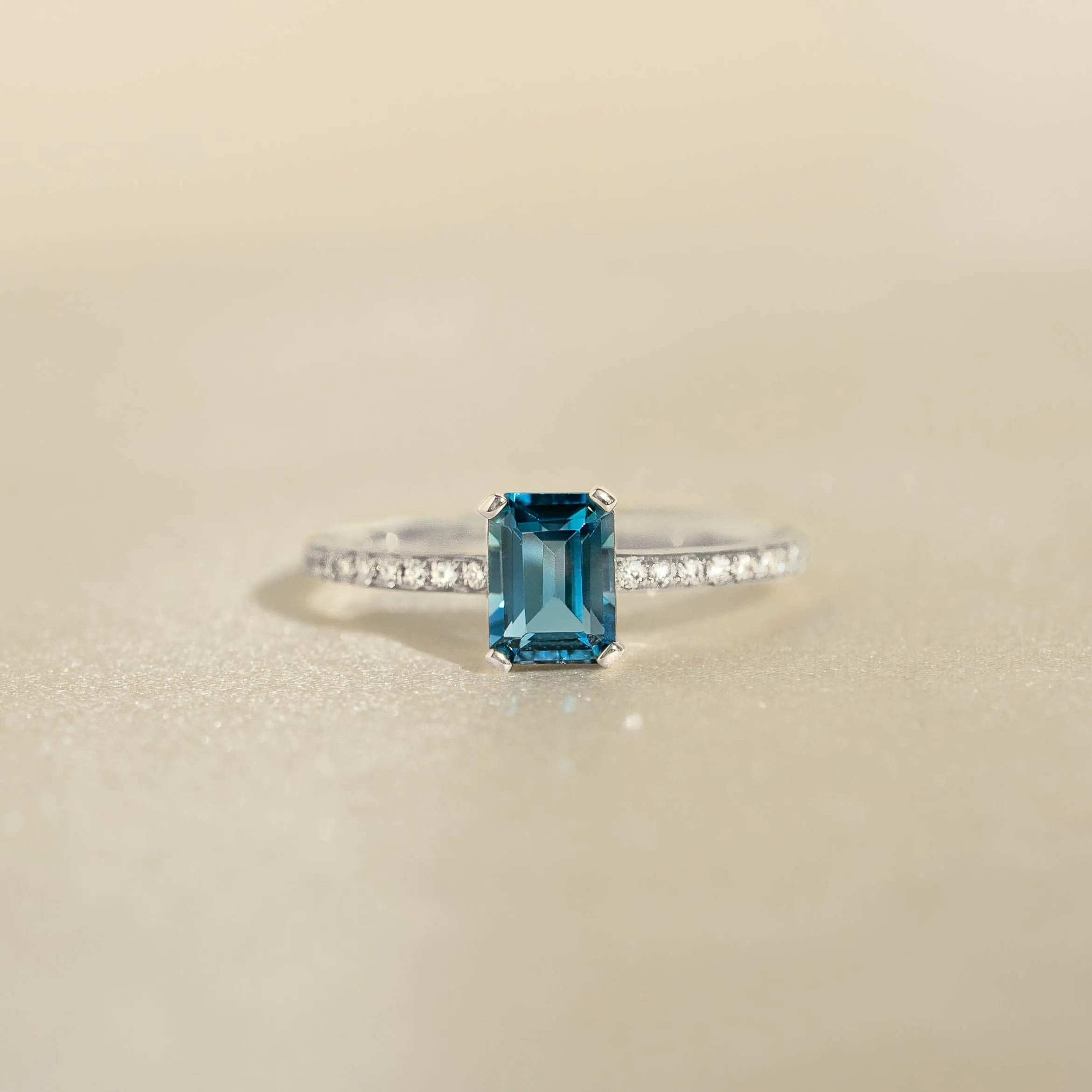 Baguette London Blue Topaz and Diamond Ring White Gold - Safiya