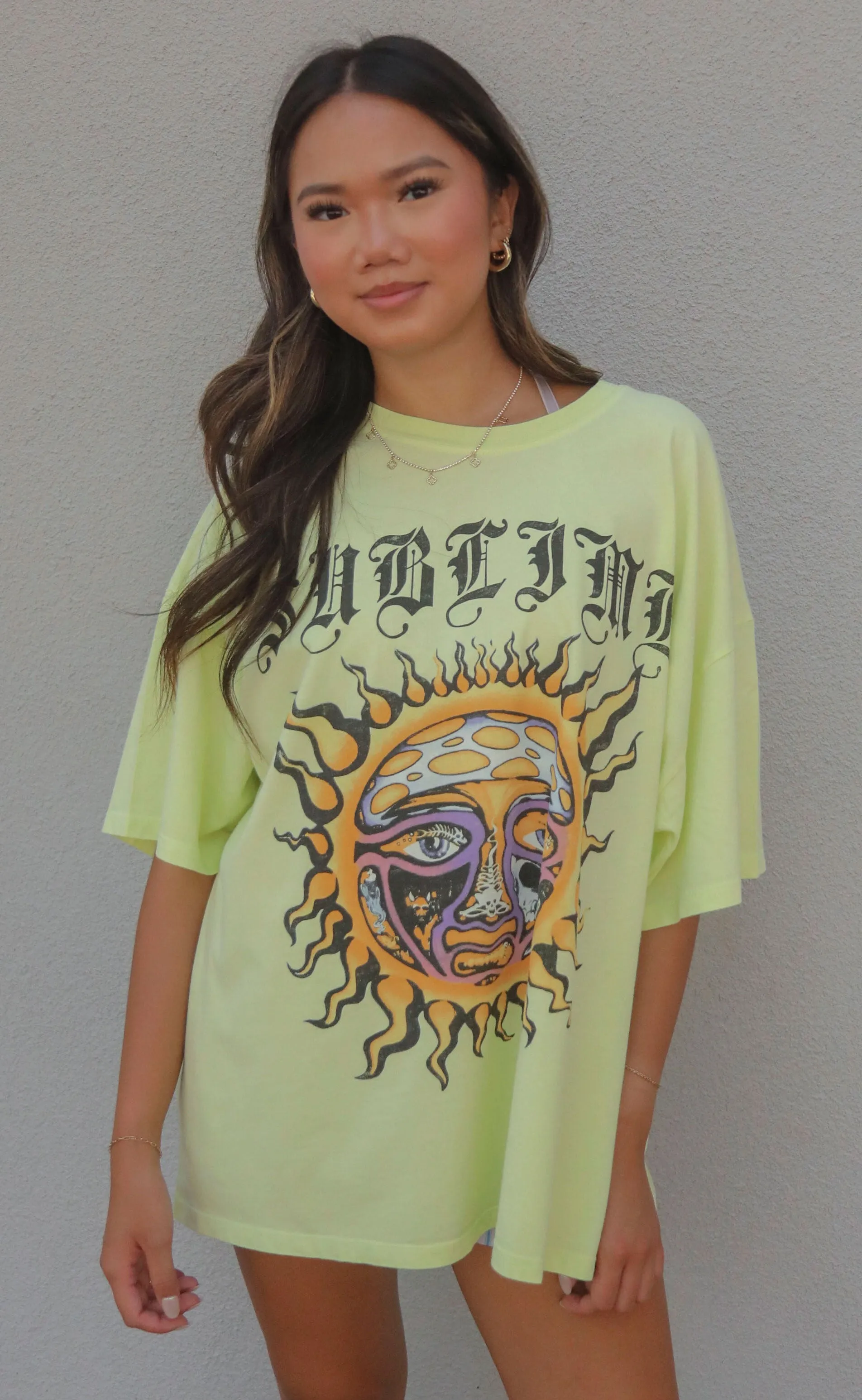 daydreamer: sublime old english one size tee