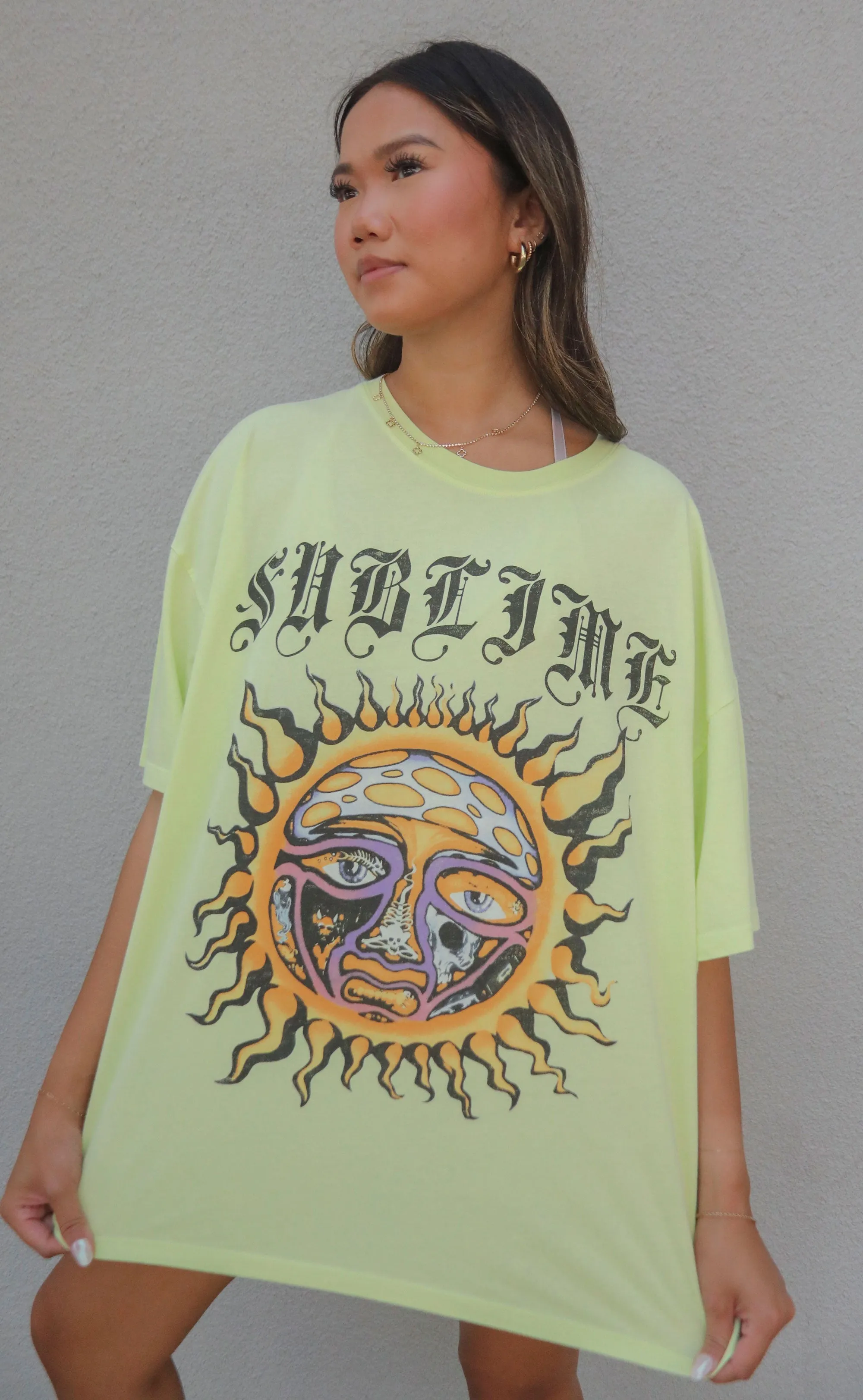 daydreamer: sublime old english one size tee