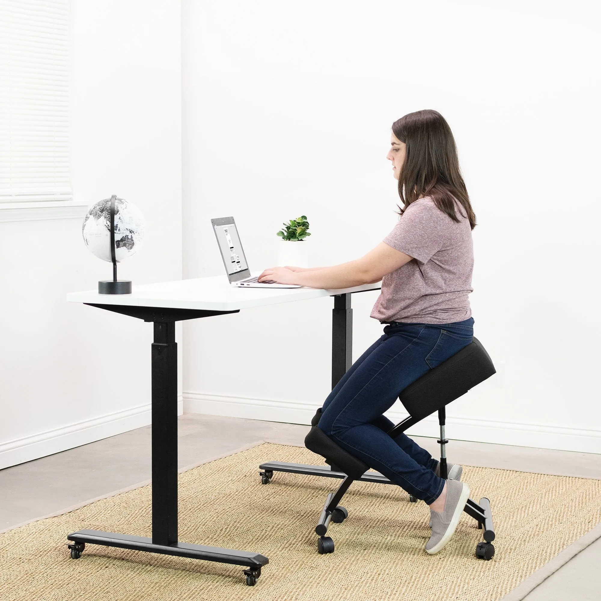 Ergonomic Adjustable Chair with Wheels